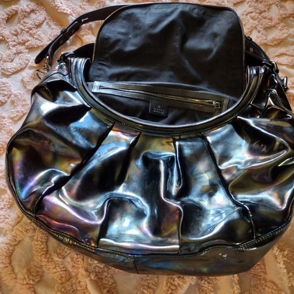 Luxury Gucci Soft Patent Leather Bag - Picture 4 of 15